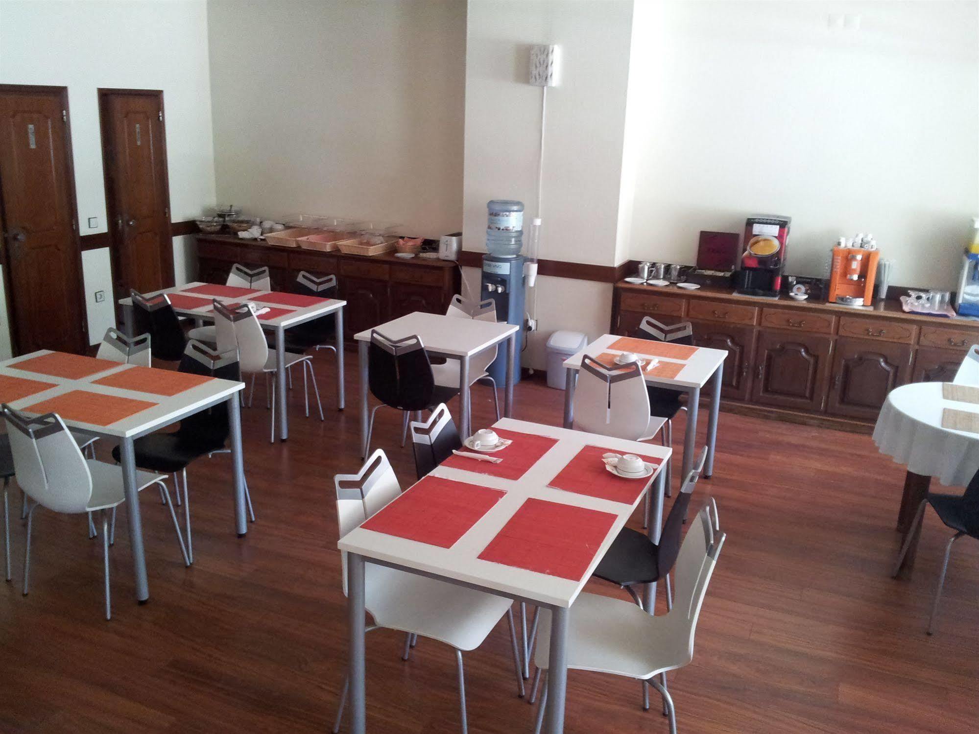 Hotel Trovador Tomar Bagian luar foto