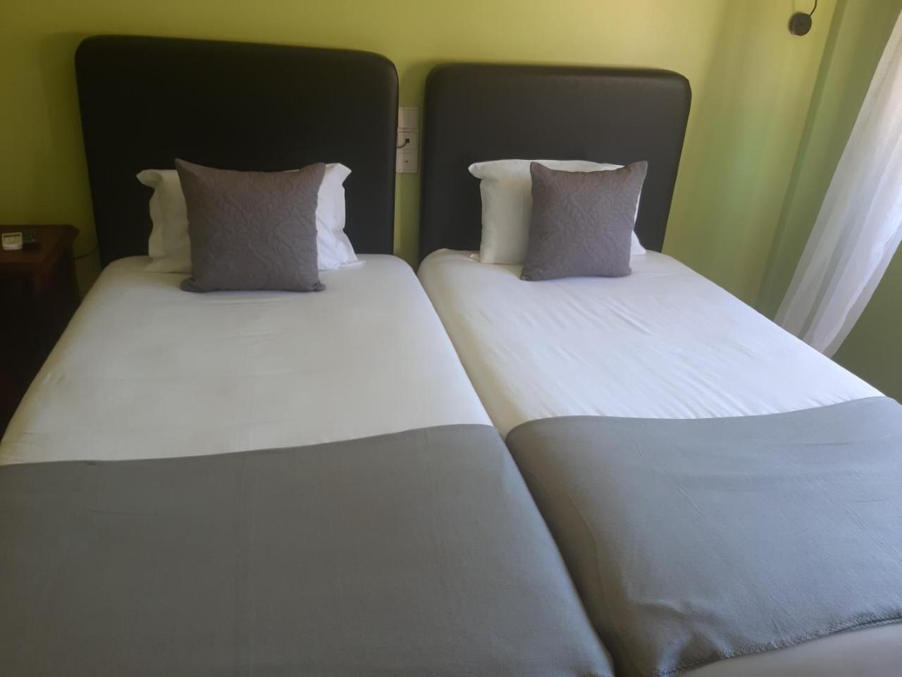 Hotel Trovador Tomar Bagian luar foto