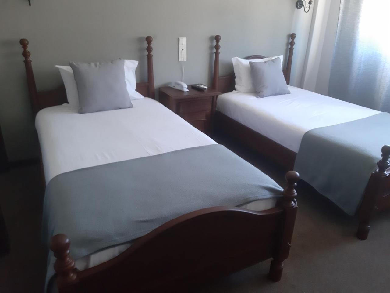 Hotel Trovador Tomar Bagian luar foto